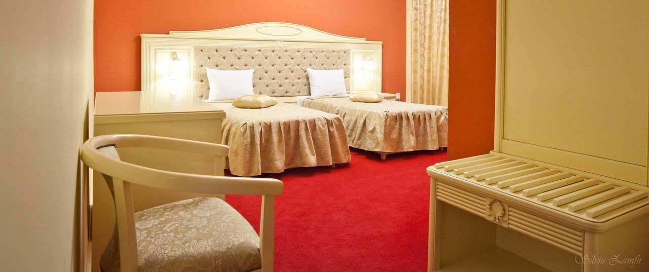 Pensiunea Crystal II Valea Lupului  Экстерьер фото